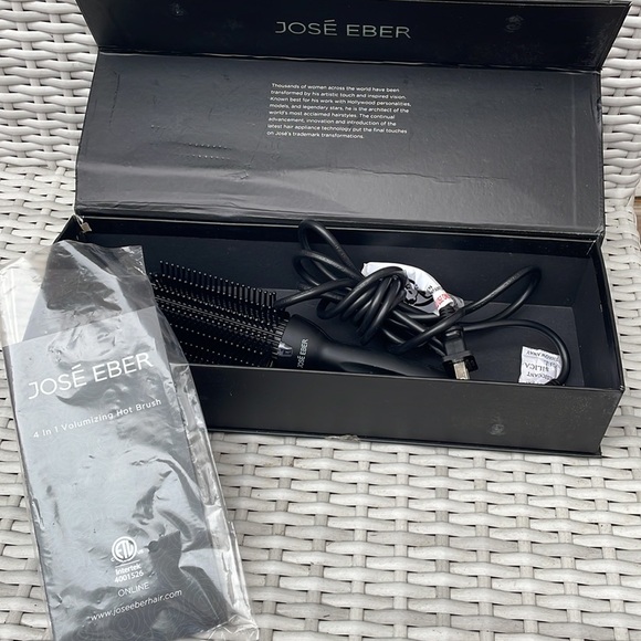 NWOT- Jose Eber 4 in 1 Volumizing Hot Brush- Black - Picture 5 of 11